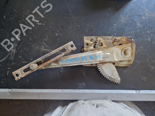 Elevalunas trasero derecho TOYOTA COROLLA (KE_, TE_) [1970-1982]  31727646