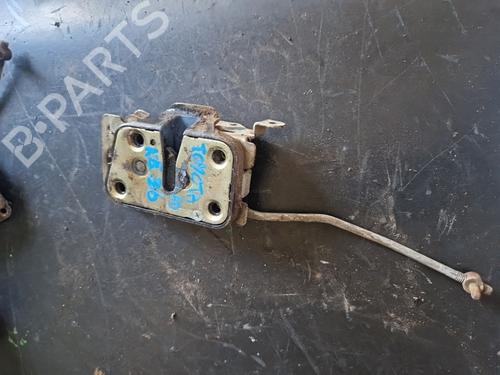 Cerradura puerta delantera derecha TOYOTA COROLLA (KE_, TE_) [1970-1982]  31727647