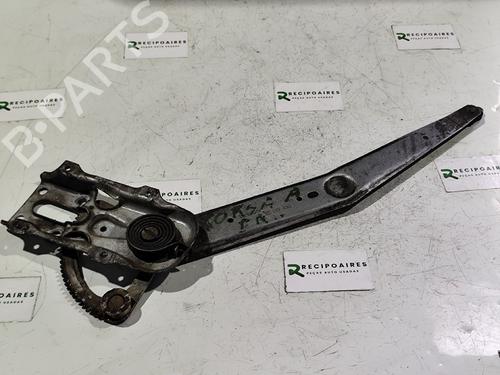 Rudehejsemekanisme Højre foran OPEL CORSA A Hatchback (S83) [1982-1993]  31736727