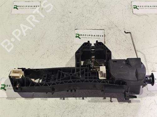 Used Front left exterior door handle MERCEDES-BENZ C-CLASS (W204) [2007-2015]  31735795