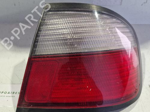 Used Right taillight NISSAN PRIMERA Hatchback (P11) [1996-2002]  31736624