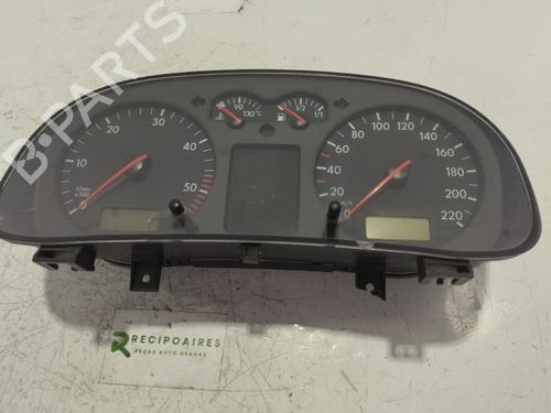Used Instrument cluster VW GOLF IV (1J1) [1997-2008]  31726912