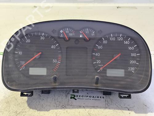Used Instrument cluster VW GOLF IV (1J1) [1997-2008]  31726897