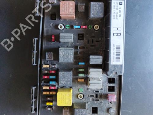 Sikringsdåse OPEL ASTRA H Estate Van (L70) [2004-2014]  31727964