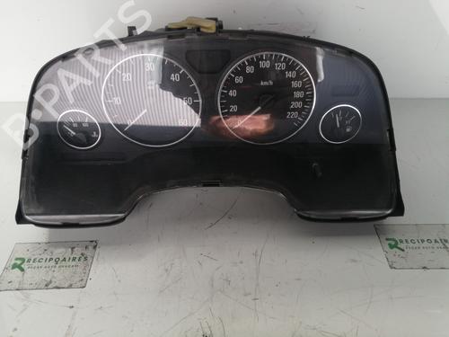 Used Instrument cluster OPEL ZAFIRA A MPV (T98) [1999-2006]  31730312