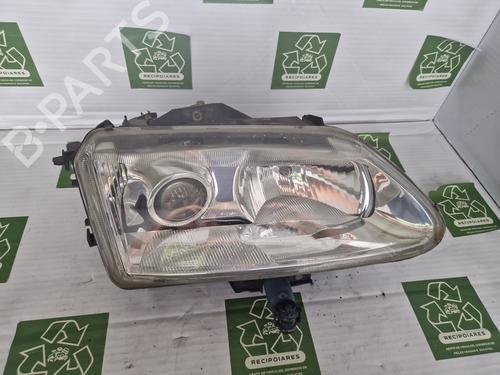 Used Right headlight RENAULT ESPACE III (JE0_) [1996-2002]  31728292