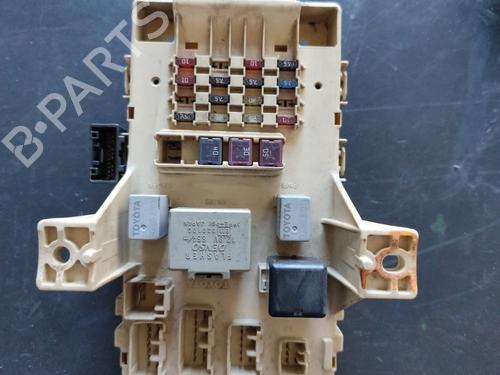 Used Fuse box TOYOTA YARIS (_P1_) [1999-2005]  31727814