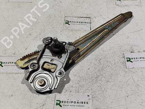 Elevador vidro trás esquerdo TOYOTA YARIS (_P1_) [1999-2005]  31735673