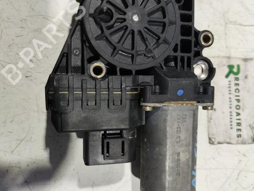 Used Right rear window motor AUDI A4 B5 Avant (8D5) [1994-2002]  31730735