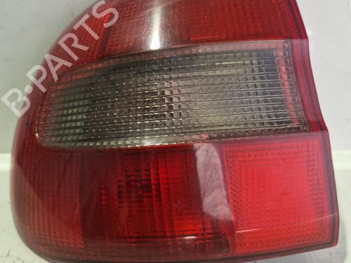 Farolim esquerdo VOLVO V40 Estate (645) [1995-2004]  31732688