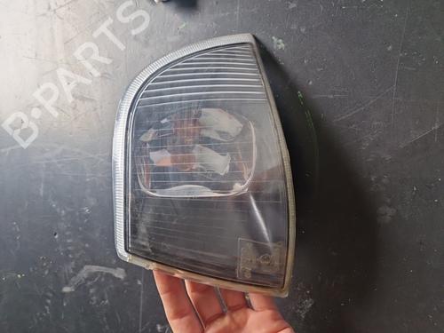 Clignotant avant gauche VOLVO V40 Estate (645) [1995-2004]  31726126