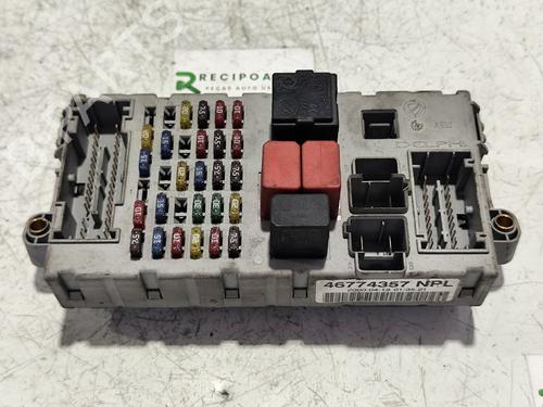 Used Fuse box FIAT PUNTO (188_) [1999-2012]  31742663