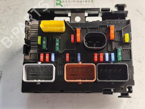 Used Fuse box Fuse box CITROËN C3 I (FC_, FN_) [2002-2013] 31738575 31738575