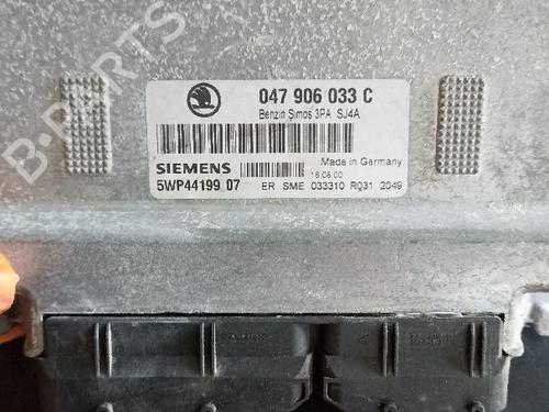 Used Engine control unit (ECU) Engine control unit (ECU) SKODA FABIA I (6Y2) [1999-2008] 31726069 31726069