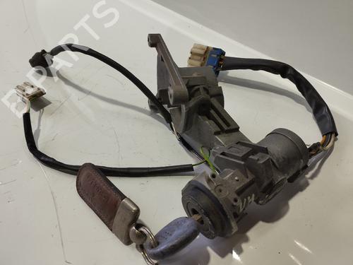 Used Switch HYUNDAI H-1 Van (A1) [1997-2008]  31746239