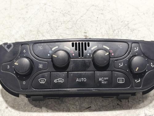 Used Climate control MERCEDES-BENZ C-CLASS (W203) [2000-2007]  31744824
