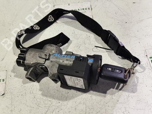 Used Switch NISSAN ALMERA II (N16) [2000-2026]  31734848