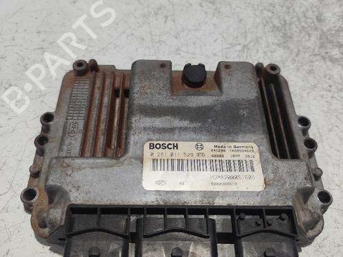 Used Engine control unit (ECU) RENAULT TRAFIC II Van (FL) [2001-2026]  31742514