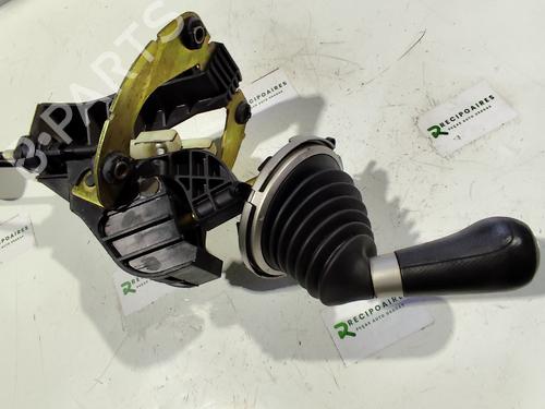 Gear lever HONDA CIVIC VII Hatchback (EU, EP, EV) | BP31731699M90