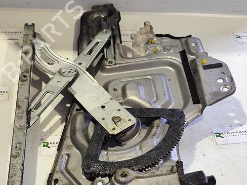 Vindusheismekanisme venstre foran HYUNDAI TRAJET (FO) [1999-2008]  31736459