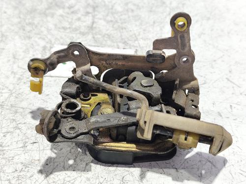 Højre fortil lås NISSAN PICK UP (D21) [1985-2008]  31744219