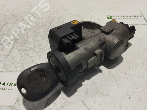 Used Switch NISSAN ALMERA II (N16) [2000-2026]  31744259