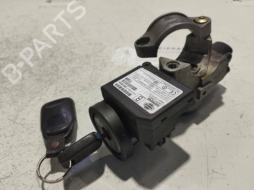 Used Switch NISSAN ALMERA II (N16) [2000-2026]  31730502