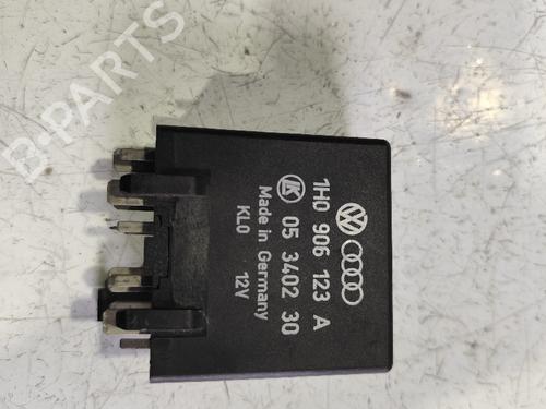 Used Electronic module AUDI 80 B4 Avant (8C5) [1991-1996]  31732834