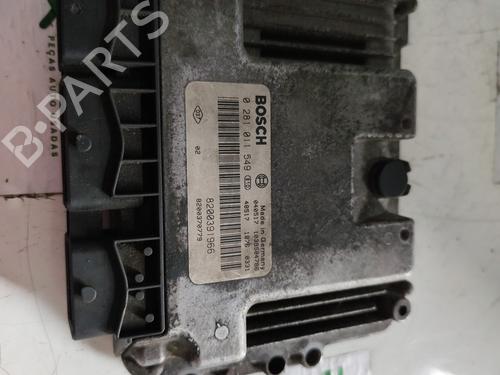 Used Engine control unit (ECU) RENAULT SCÉNIC II (JM0/1_) [2003-2010]  31730553