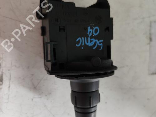 Used Headlight switch RENAULT SCÉNIC II (JM0/1_) [2003-2010]  31730554