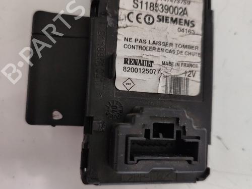 Used Switch RENAULT SCÉNIC II (JM0/1_) [2003-2010]  31730630