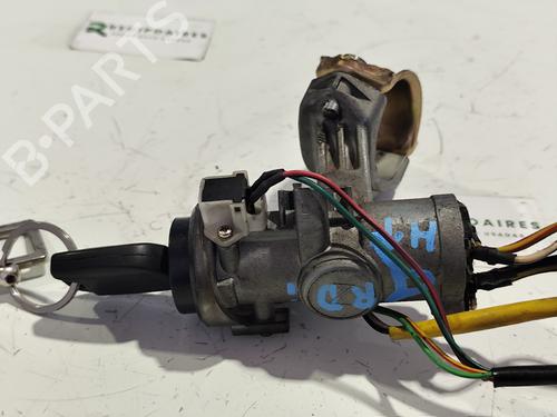 Used Switch HYUNDAI H-1 Van (A1) [1997-2008]  31737998