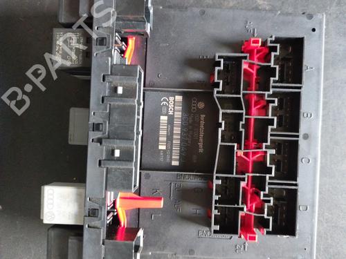 Used Fuse box VW PASSAT B6 (3C2) [2005-2011]  31727697