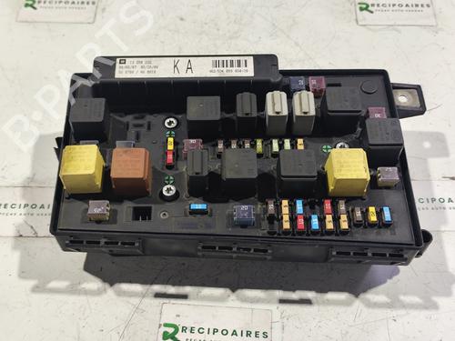 Used Fuse box OPEL ASTRA H (A04) [2004-2014]  31734944
