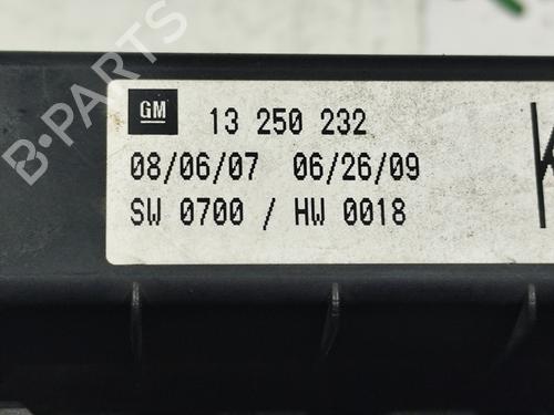 Fuse box OPEL ASTRA H (A04) | BP31734944E1