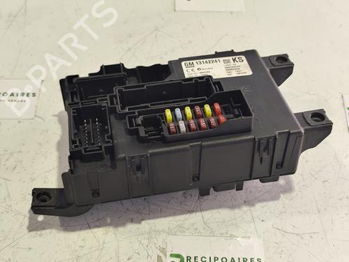 Used Fuse box OPEL CORSA D (S07) [2006-2015]  31739943