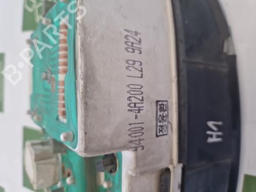 Used Instrument cluster HYUNDAI H-1 Van (A1) [1997-2008]  31728214