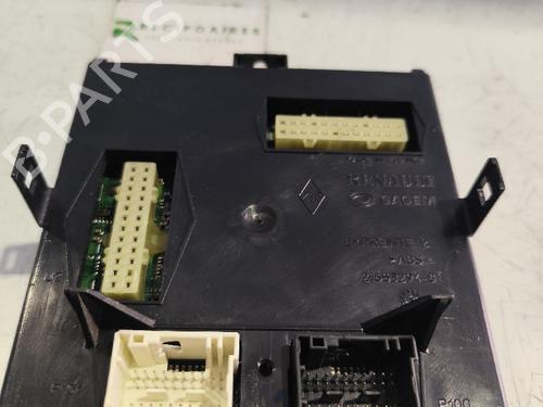 Used Electronic module RENAULT LAGUNA II (BG0/1_) [2001-2007]  31736884