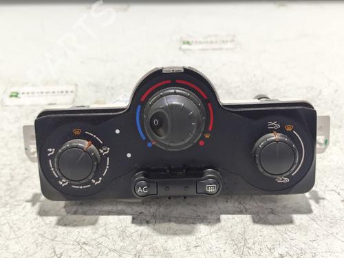 Used Climate control Climate control RENAULT CLIO III (BR0/1, CR0/1) [2005-2014] 31744241 31744241