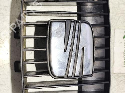 Grill Grill SEAT IBIZA II (6K1) [1993-2002] 31744101 31744101