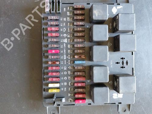 Used Fuse box NISSAN TRADE Van [1993-1998]  31727901