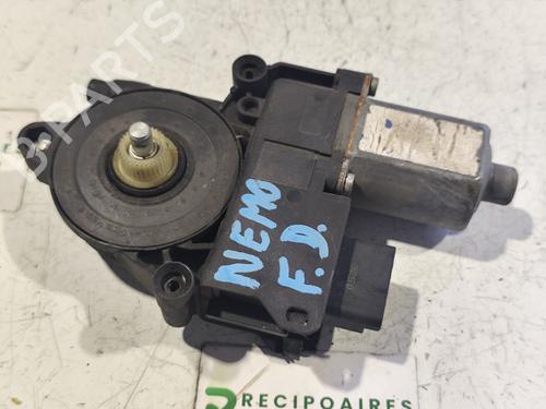 Używane Silniczek podnośnika szyby przedniej prawej CITROËN NEMO MPV [2009-2026]  31736869