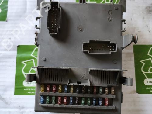 Used Fuse box RENAULT LAGUNA II Grandtour (KG0/1_) [2001-2007]  31728365