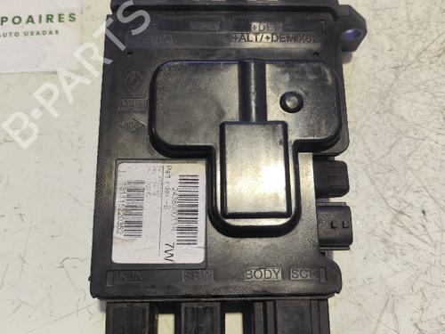 Used Electronic module RENAULT MEGANE III Coupe (DZ0/1_) [2008-2016]  31743300