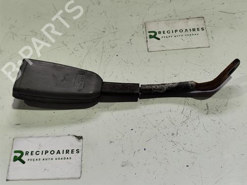 Used Front left seatbelt ISUZU ELF Platform/Chassis (NKR7_, NKS7_, NHR6_, NKR6_, NPR_6) [1992-2003]  31738160