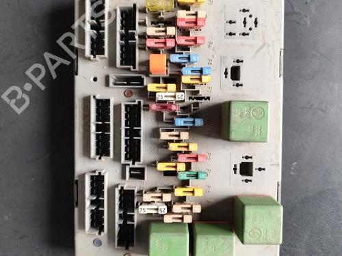 Used Fuse box PEUGEOT 405 I (15B) [1987-1993]  31728021