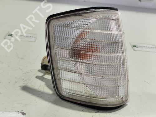 Used Right front indicator MERCEDES-BENZ 190 (W201) [1982-1993]  31738065