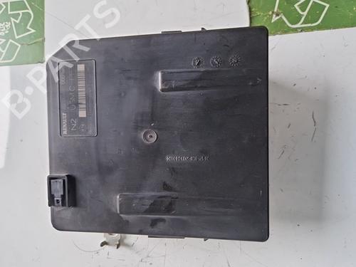 Used Fuse box RENAULT MEGANE II Estate Van (KM_) [2003-2009]  31729425
