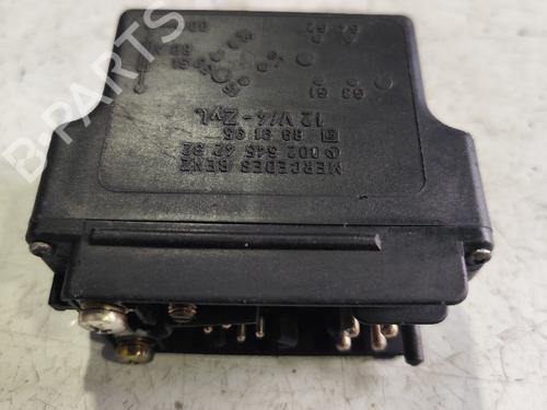 Used Electronic module MERCEDES-BENZ 190 (W201) [1982-1993]  31733174
