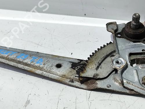 Vindusheismekanisme høyre bak TOYOTA STARLET (_P8_) 1.3 12V (EP81_, EP81R) (75 hp) 31857688